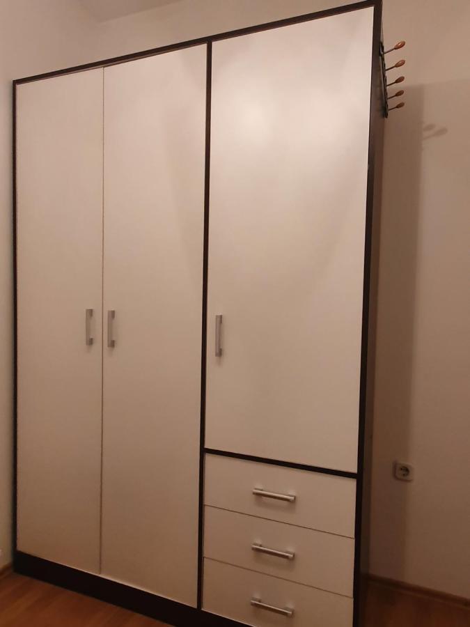 Stan Na Dan Prnjavor, Gajba U Centru Apartment Exterior photo