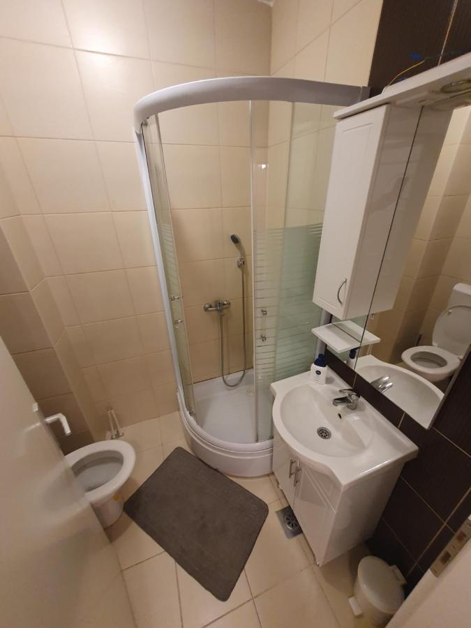 Stan Na Dan Prnjavor, Gajba U Centru Apartment Exterior photo