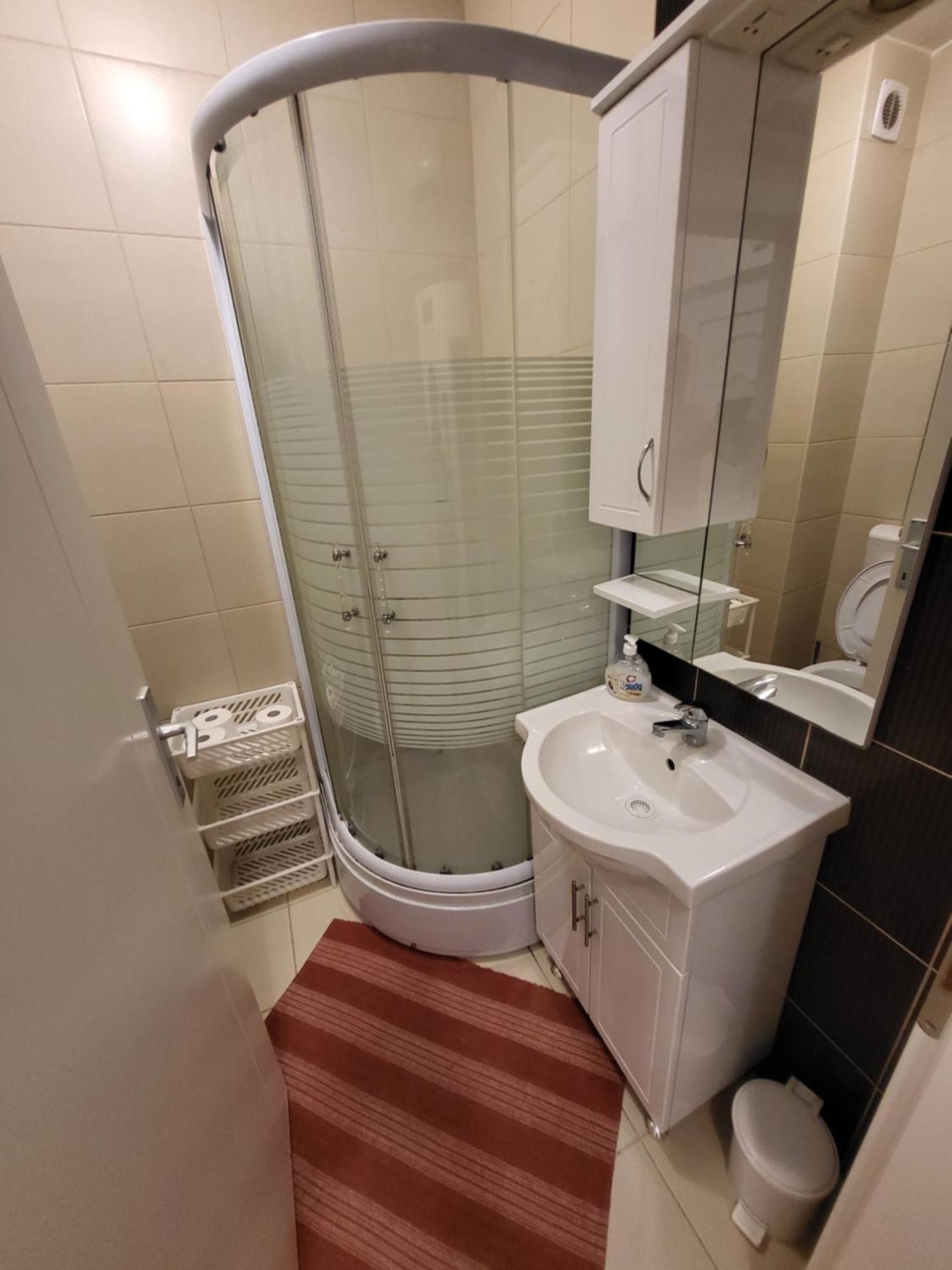 Stan Na Dan Prnjavor, Gajba U Centru Apartment Exterior photo